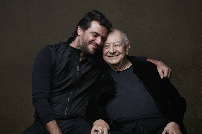 Rodrigo Lombardi e Sérgio Mamberti são alguns dos atores em cena na peça 'Um Panorama Visto da Ponte' ?? Foto: Ale Catan/Divulgação